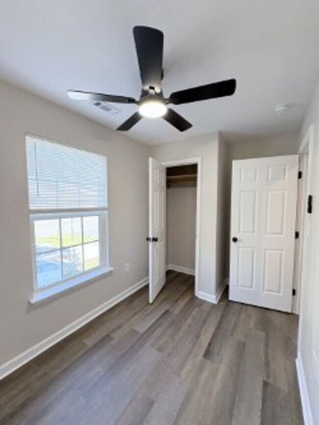 Building Photo - Washington Bourgh