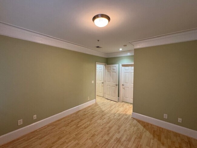 Building Photo - Atlantic Place Condo