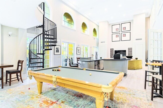 Building Photo - City View Wood Floor Updated Kitchen  2/2 condo at Park North Downtown Orlando