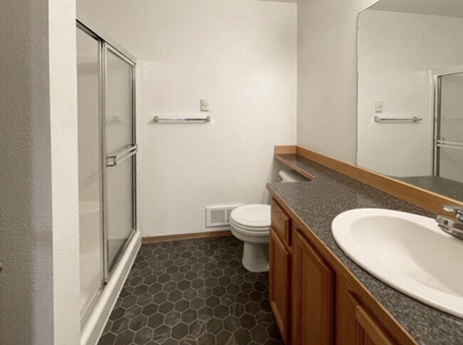 Building Photo - 2104 N Yellowstone St