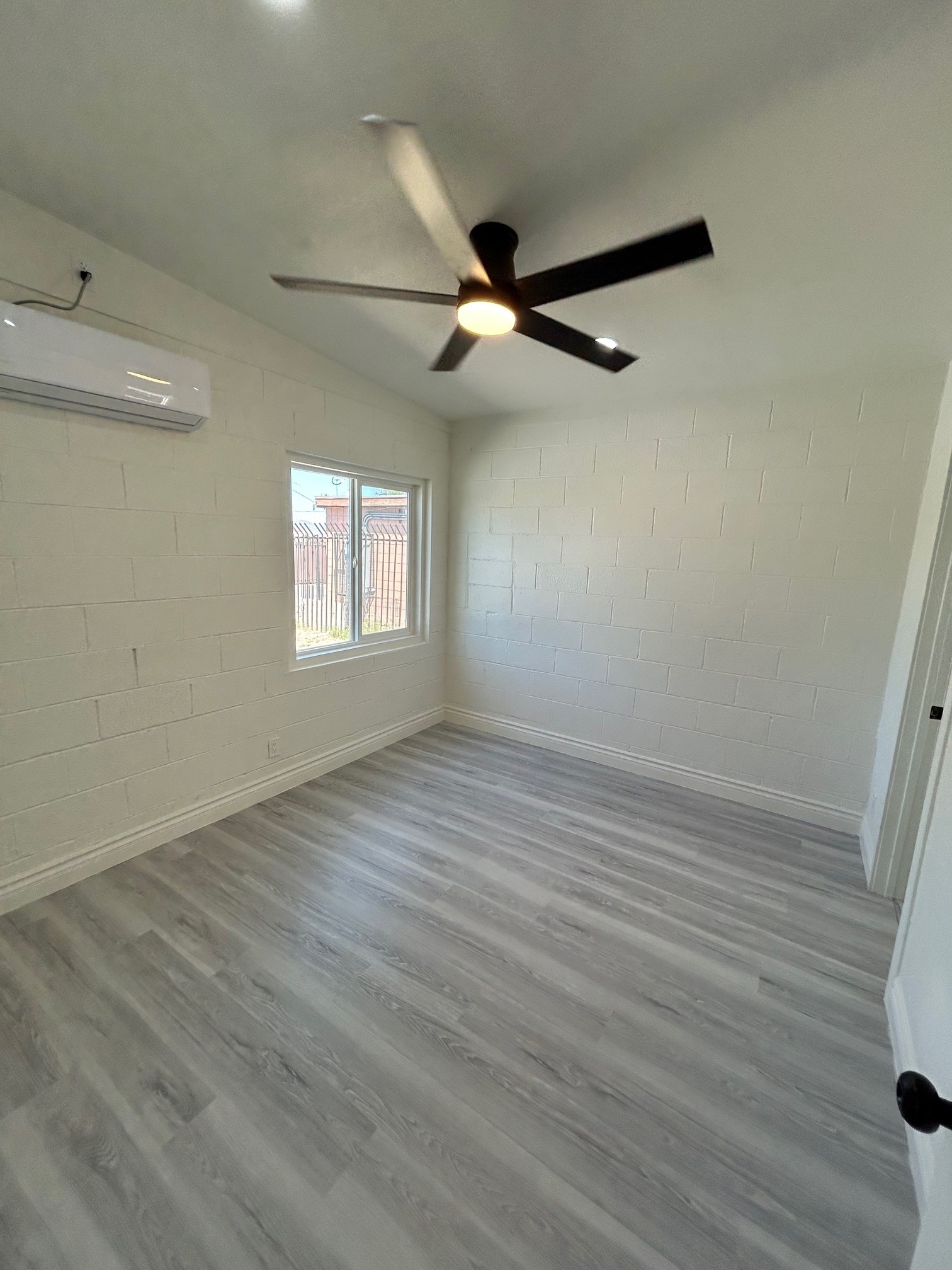 Building Photo - 210 W Monroe Ave