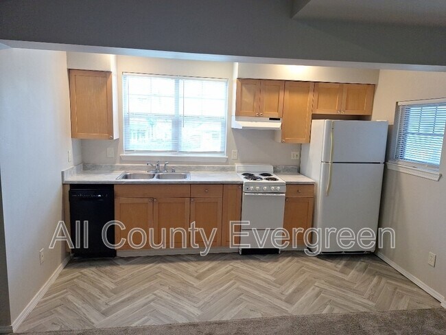 Building Photo - 1015 9th St