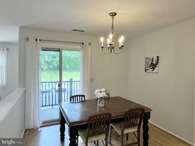 Building Photo - 2217 Sayre Dr