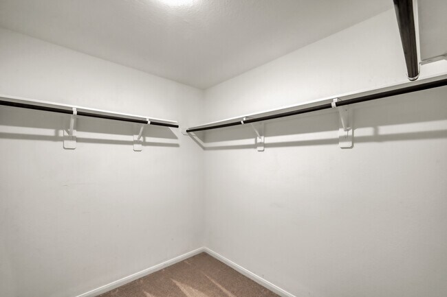 Building Photo - 7314 Madison Cmns Ln