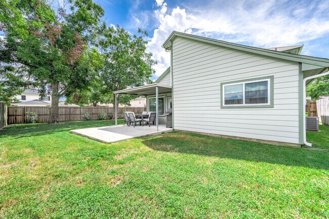 Building Photo - 20502 Cocoplum Dr