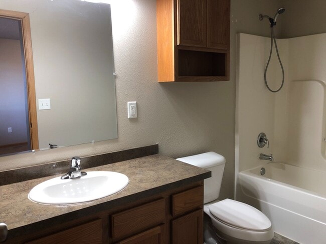 Building Photo - 415 3rd Ave NW