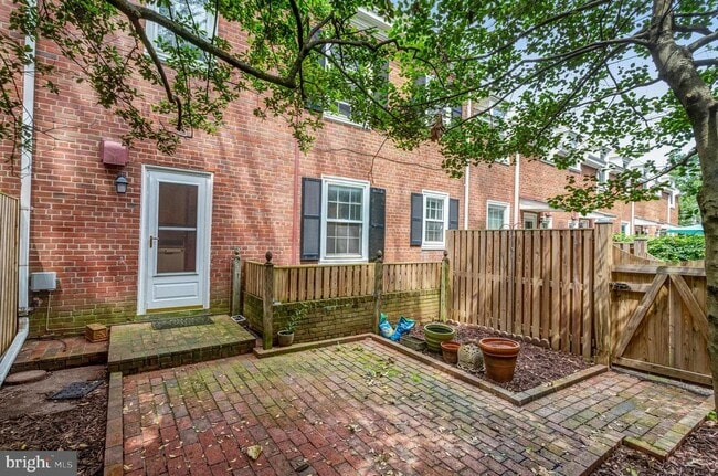 Building Photo - 3369 S Stafford St