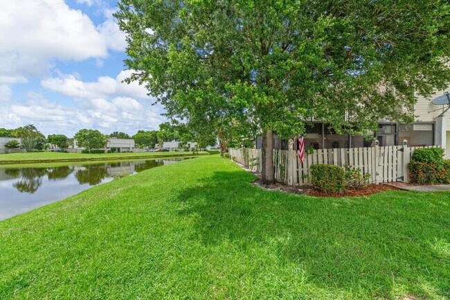 Building Photo - 1608 Shaker Cir