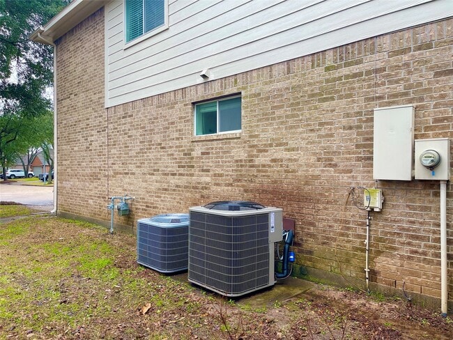 Building Photo - 12938 Deer Sage Ct