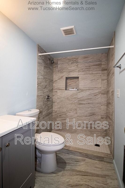 Building Photo - 11640 E Miles St