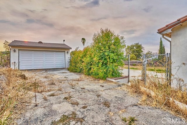 Building Photo - 2751 Batson Ave