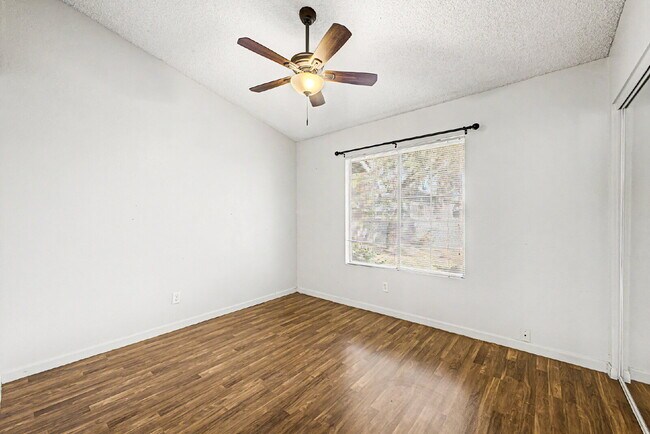 Building Photo - Welcome home to this charming 2-bedroom, 2-bath residence in the heart of Chandler!
