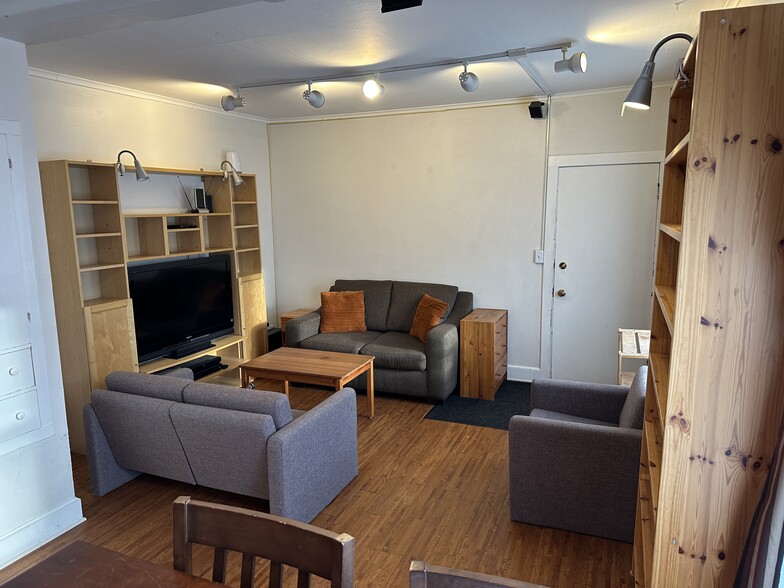 Building Photo - 624 N 2nd Ave W