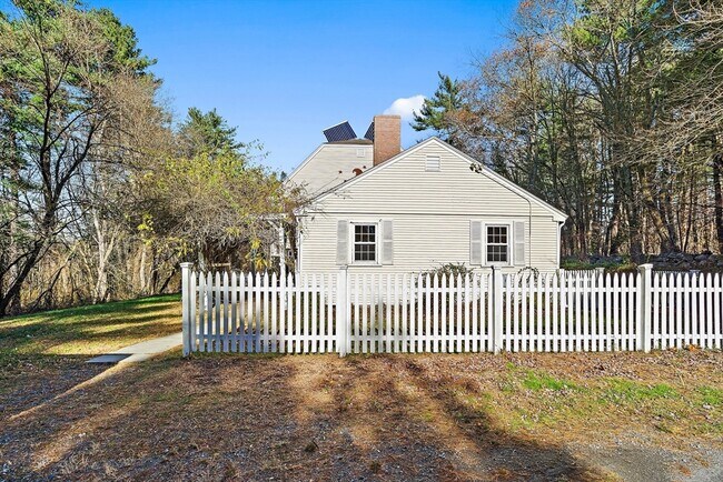 Building Photo - 379 Concord Rd