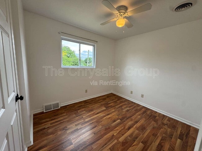 Building Photo - 1400 4th St