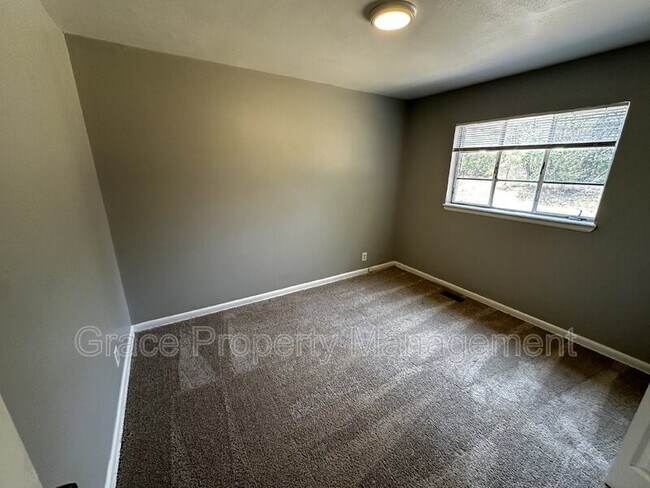 Building Photo - 9295 Ciancio St