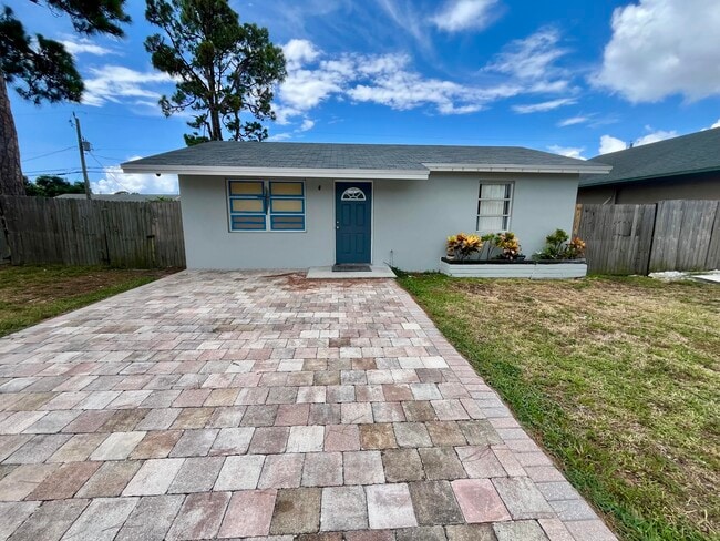Building Photo - 3566 Ivanhoe Ave