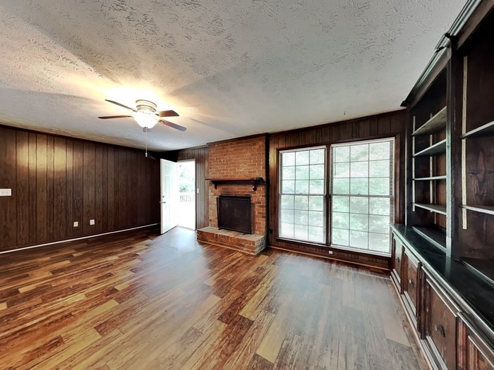 Building Photo - 3994 Pinehurst Valley Dr