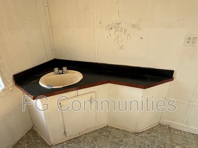 Building Photo - 125 Tinsley Heights