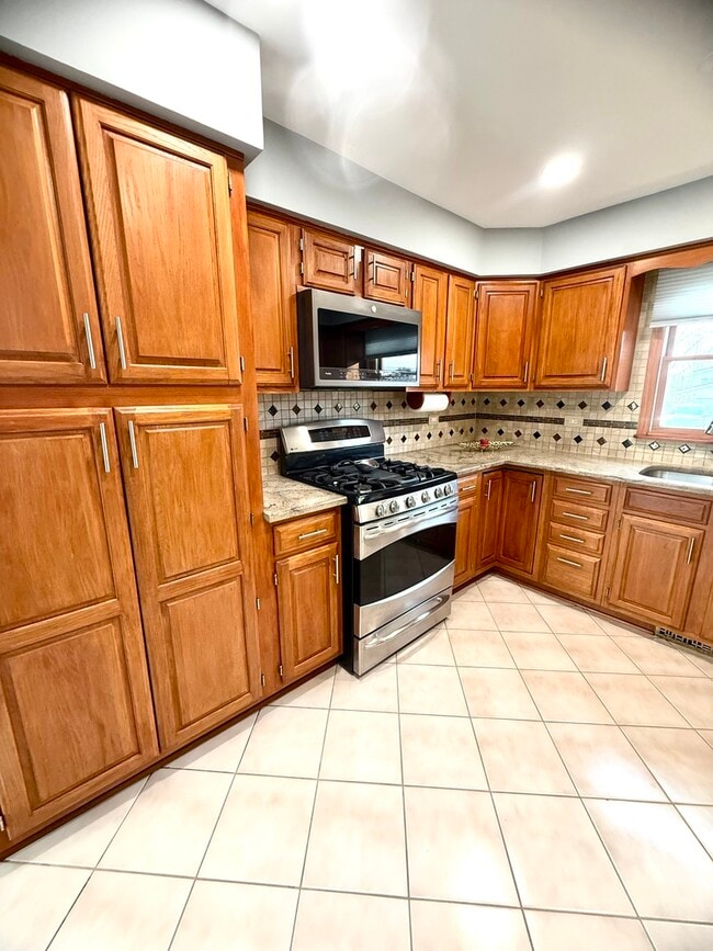 Building Photo - 267 N Idlewild Ave