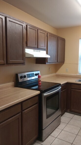 Building Photo - 7733 Bles Ave