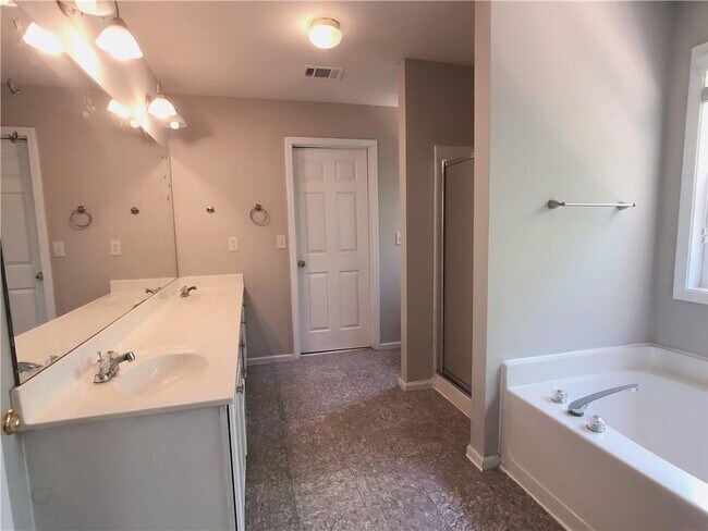 Building Photo - 3983 Rivermeade Dr SW