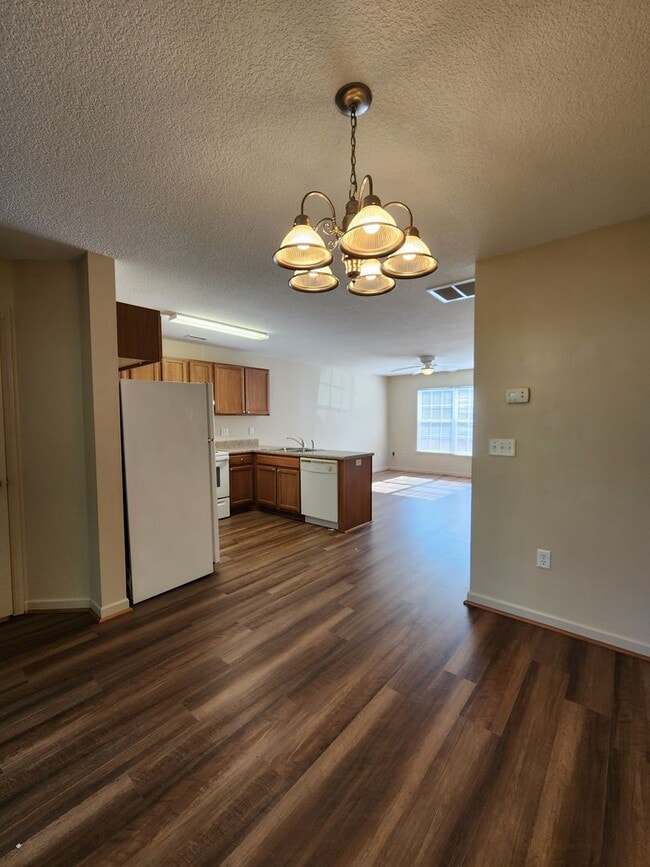 Building Photo - Townhouse Rental-Fletcher, NC