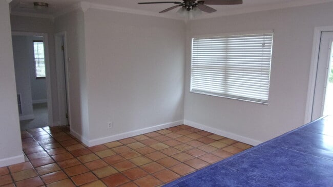 Building Photo - 195 SE Serenata Ct