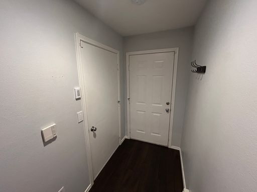 Building Photo - Gorgeous 2 bedroom 2 bath townhome available now!