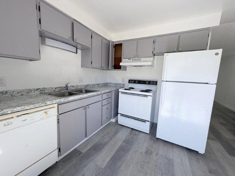 Kitchen - 435 Ranch Rd