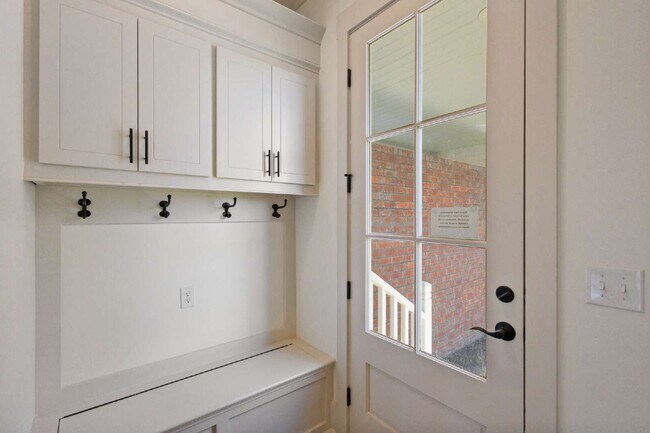 Building Photo - Luxury Townhome for Rent in Waterpointe | 3 Bed | 2.5 Bath | Private Courtyard