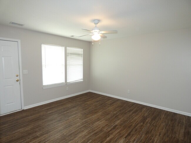Building Photo - Beautiful Duplex in Gladstone, MO