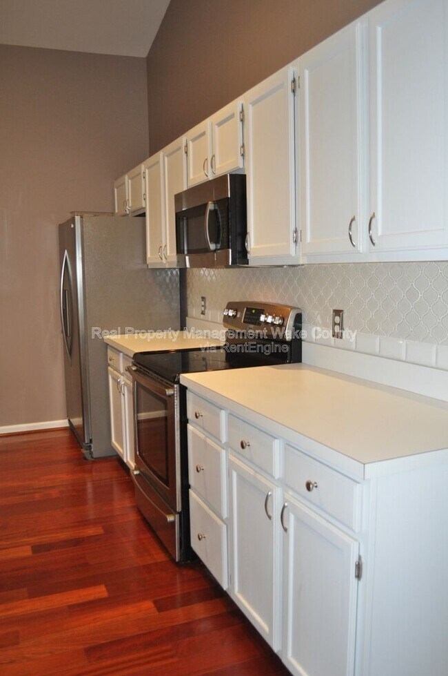 Building Photo - 2120 Leadenhall Way