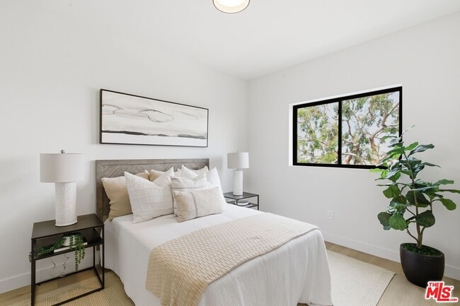 Building Photo - 3842 Don Tomaso Dr