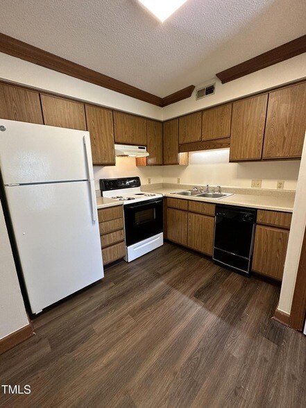 Building Photo - 3537 Ivy Commons Dr