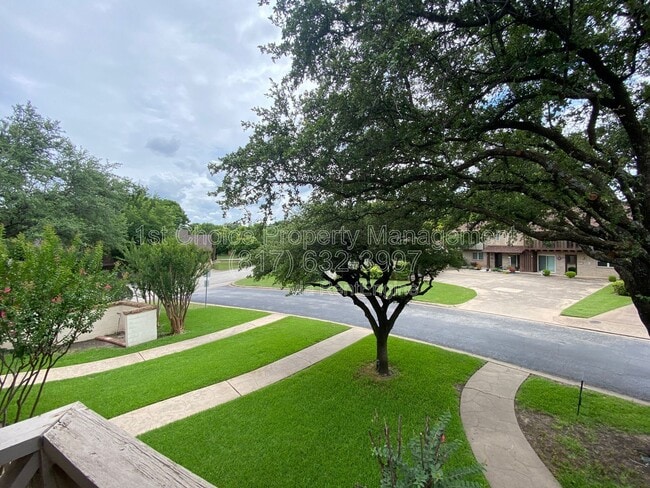 Building Photo - 6 1 Main Pl