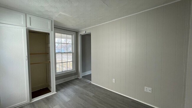 Building Photo - 1803 Mansfield Rd