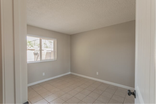 Building Photo - 15226 N 28th St