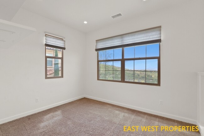 Building Photo - 136 Falcon Rdg