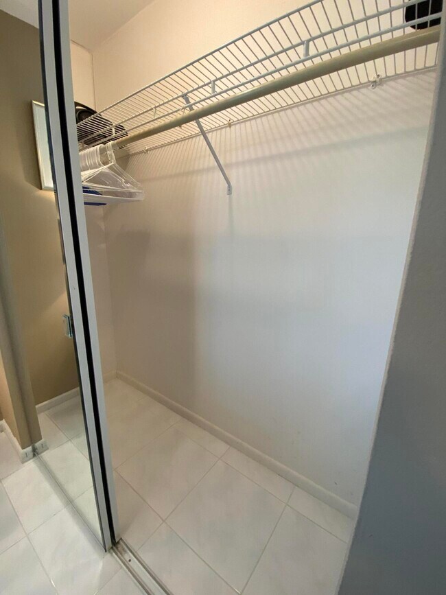 Building Photo - 72 Newport D