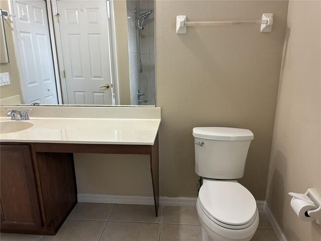 Building Photo - 2850 Retreat View Cir