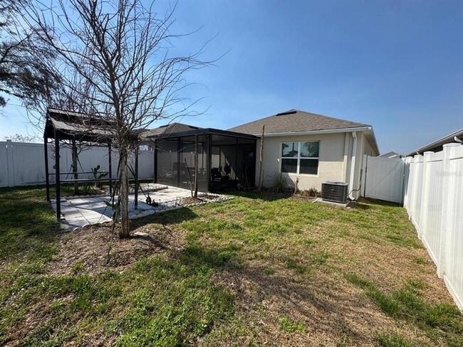 Building Photo - 916 August Sky Dr