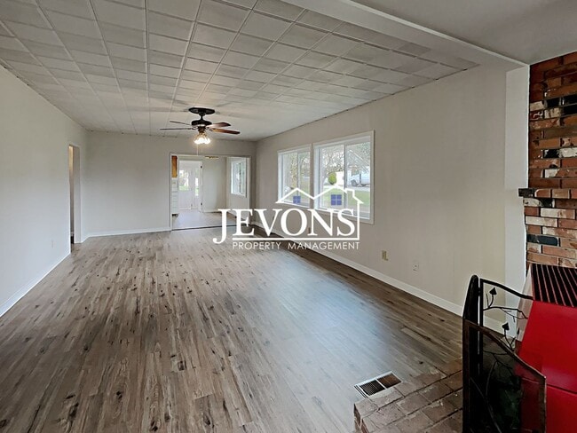 Building Photo - Jevons Property Management Presents 3 Bedrooms, 2.5 Bathrooms Two-Story Single-Family Home in New...