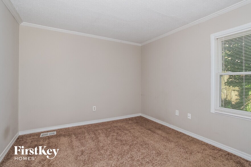 Building Photo - 4880 Hardell Dr