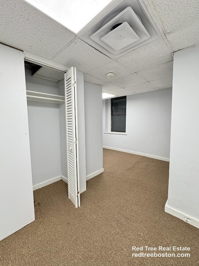 Building Photo - 475 Commonwealth Ave