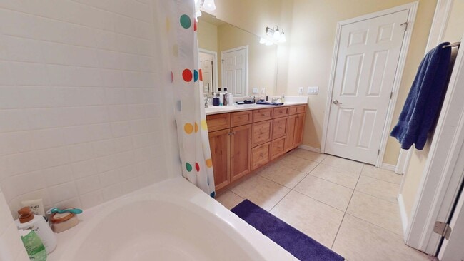 Building Photo - 3 Bedroom Cedar Crossing Townhome