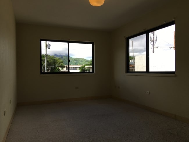 Building Photo - 28 Kainehe St