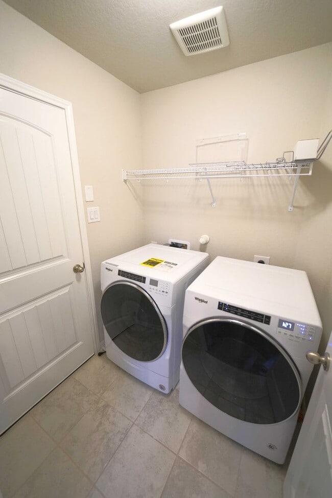 Building Photo - Beautiful like-new home now available in W...