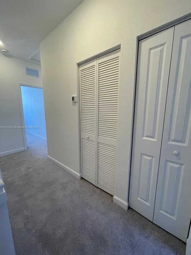 Building Photo - 1066 SE 2nd St