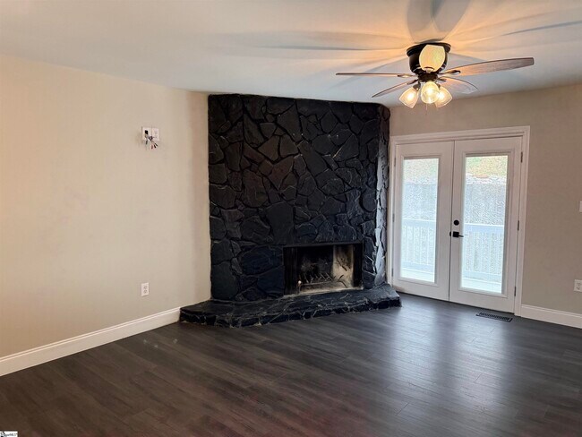 Building Photo - 36 Spinnaker Ct